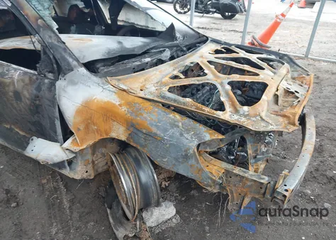 2004 Toyota Corolla Le z USA, uszkodzony, nr VIN 2T1BR32E04C186790